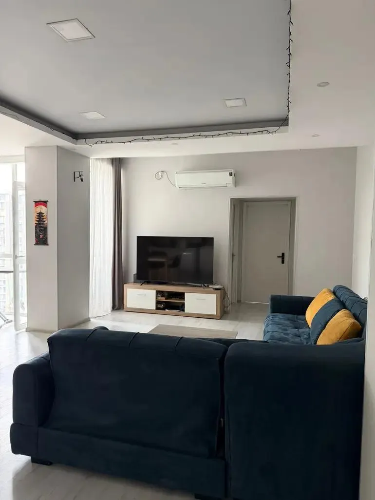 Apartment, 3-room, 90 m², Marshal Gelovani Ave, 52