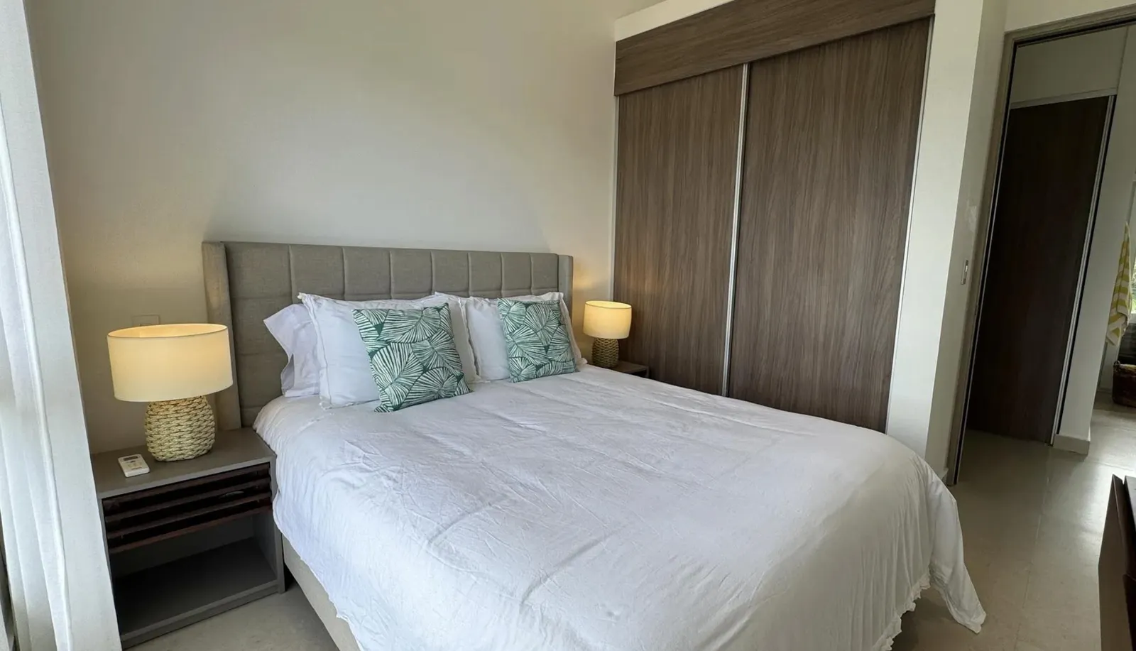 Квартира, 2-комн., 110 м², Azure Tower