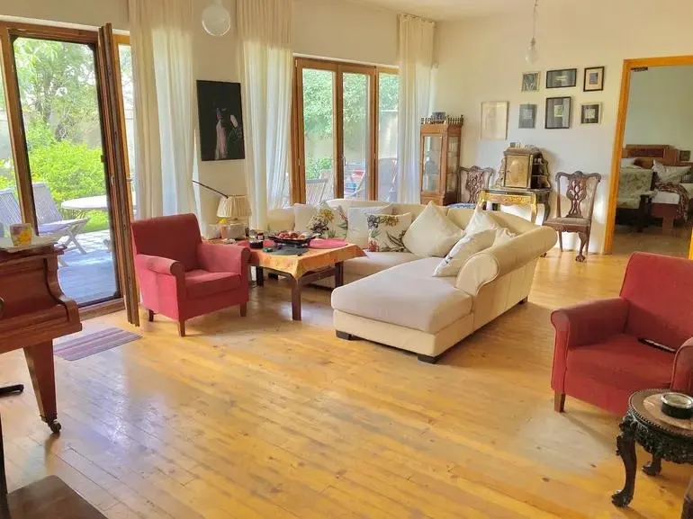 Дом, 7-комн., 340 м²