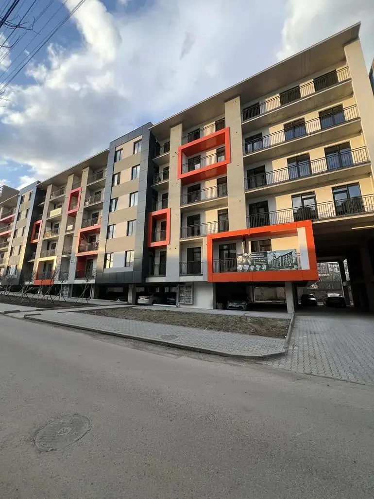 ბინა, 4-ოთახიანი, 71 მ², Christian Steven St, 35