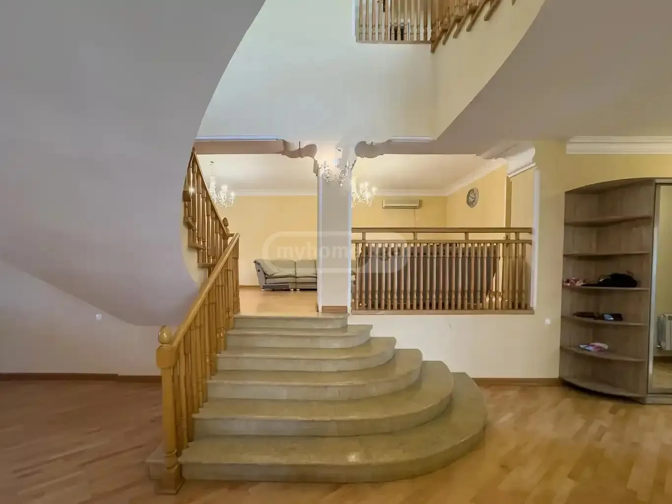 Дом, 5-комн., 600 м²