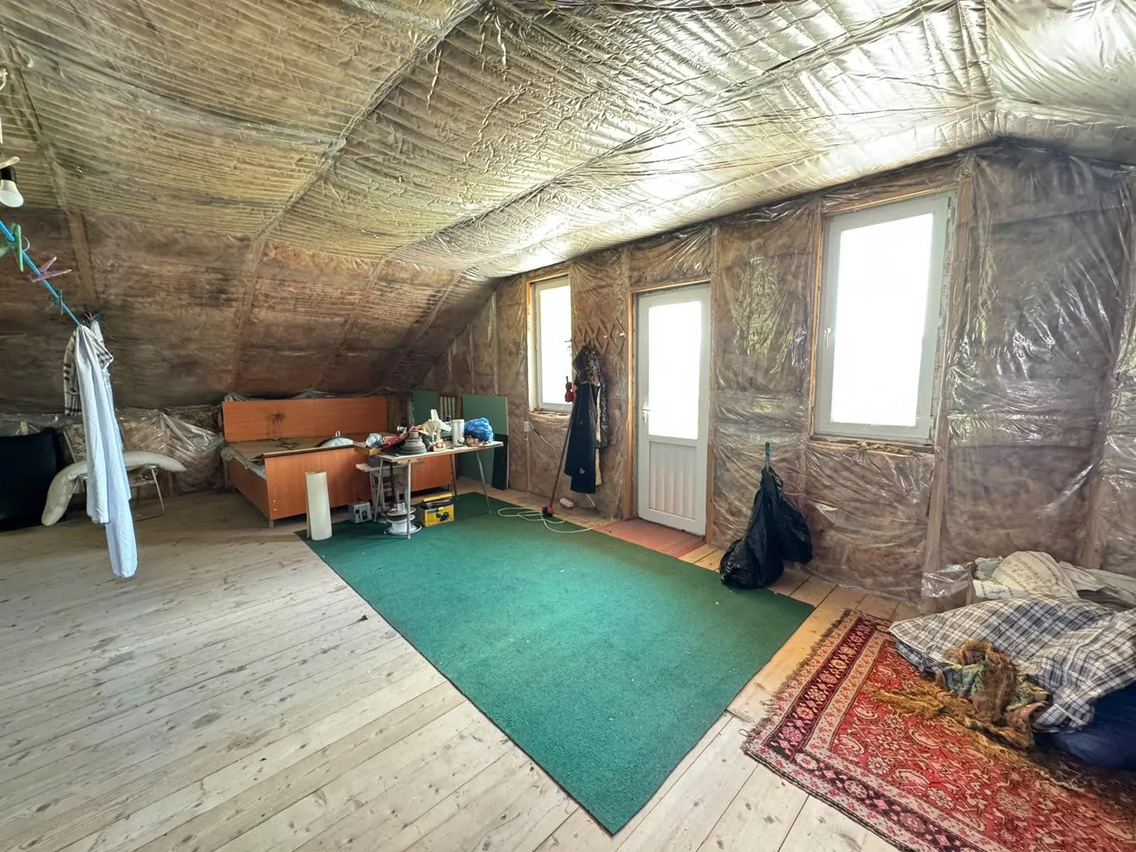 House, 4-room, 200 m²