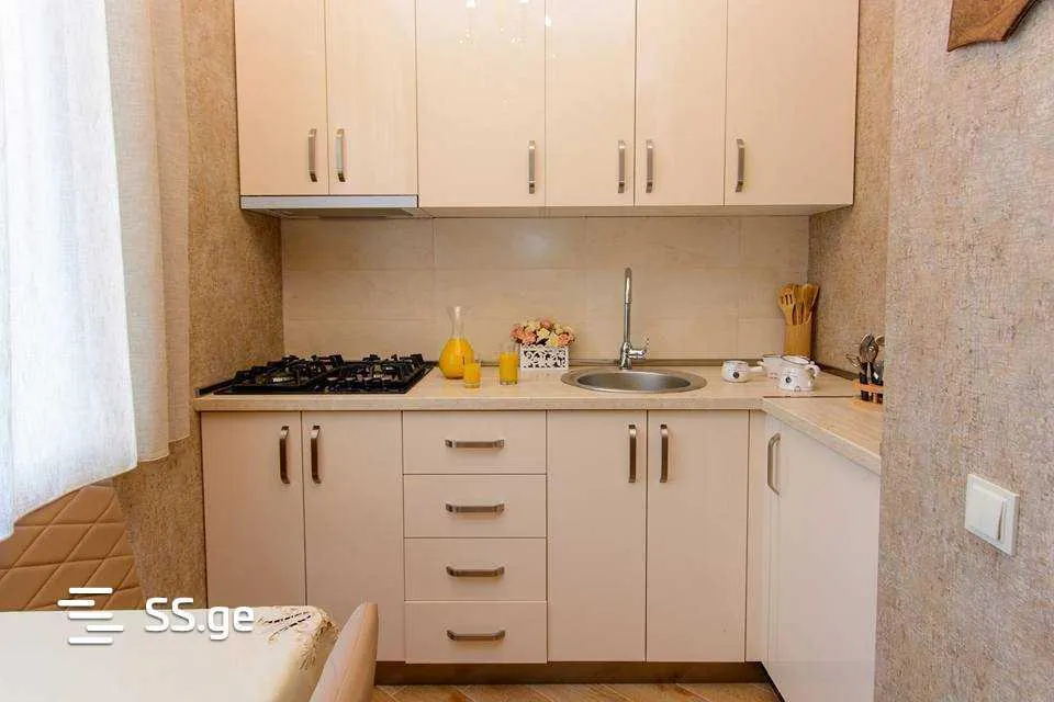 Квартира, 3-комн., 80 м²