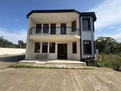 House, 5-room, 194.8 m²