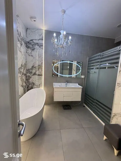 Apartment, 5-room, 133 m²