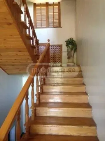 Дом, 5-комн., 900 м²