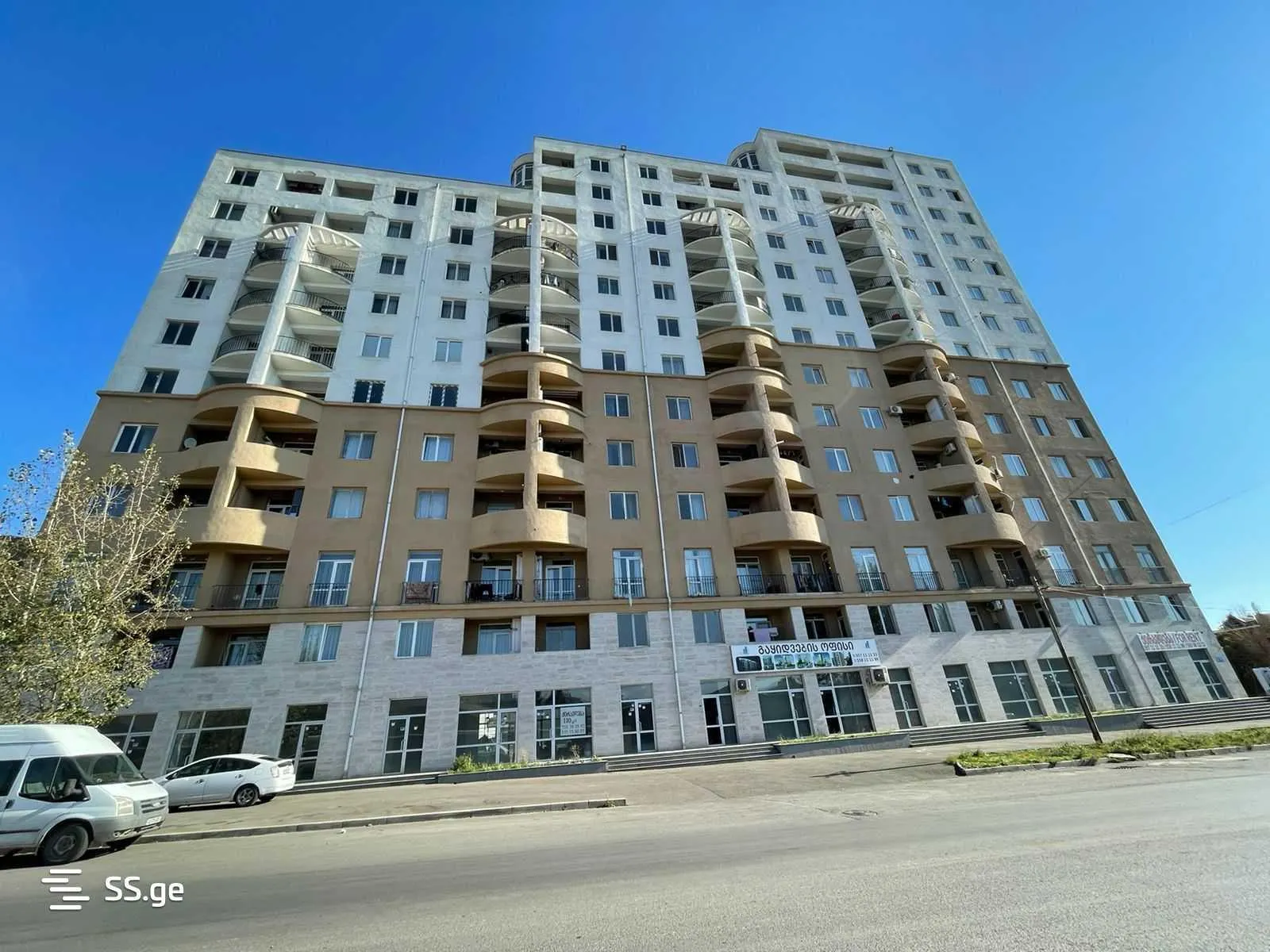 ბინა, 4-ოთახიანი, 150 მ², West House