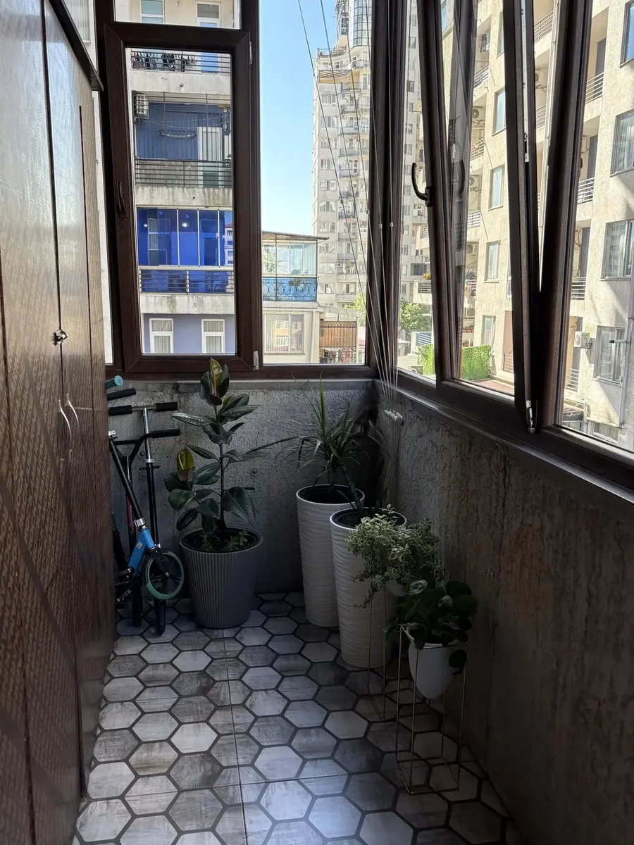 Квартира, 4-комн., 80 м², Real Palace