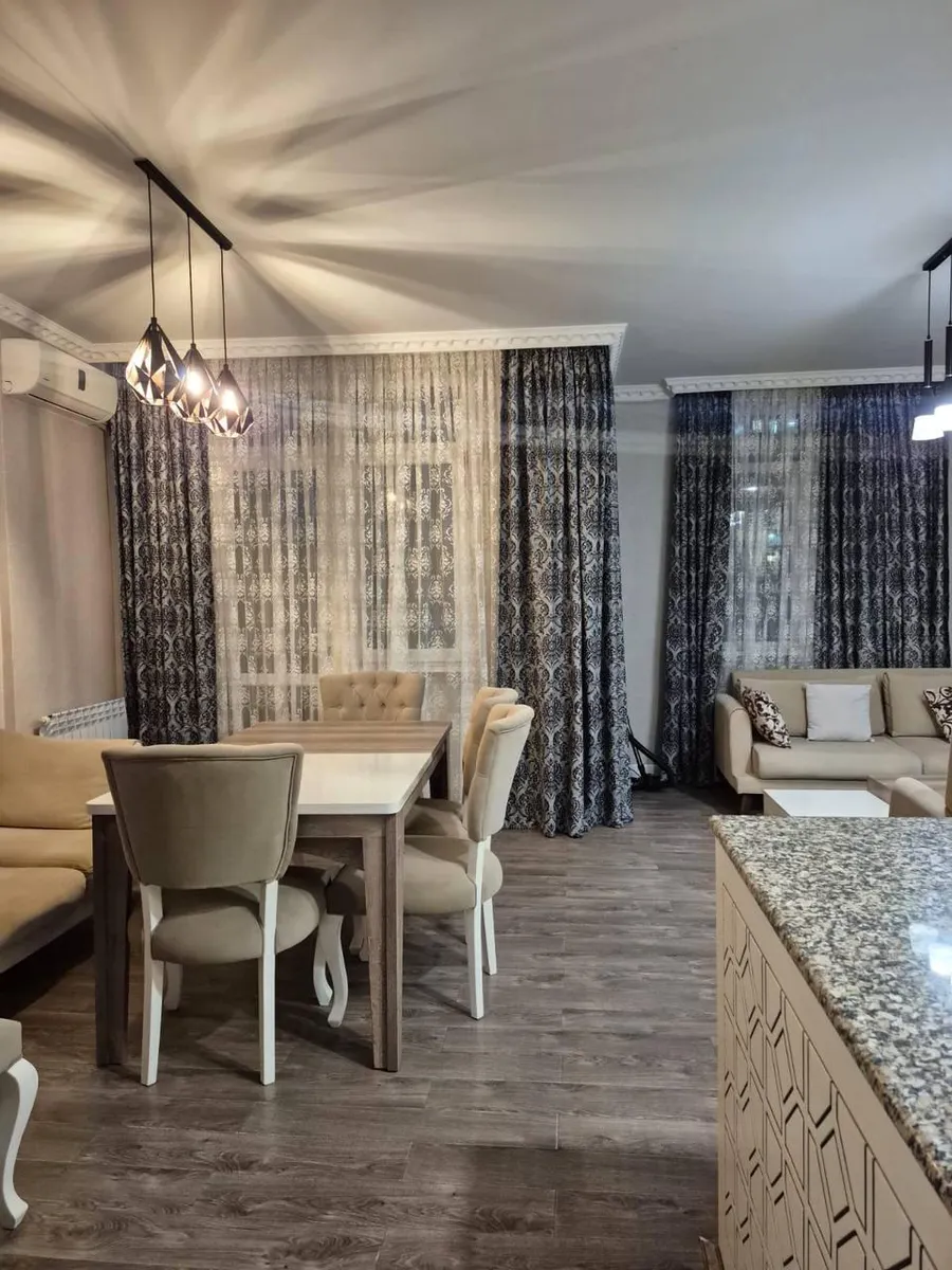 Квартира, 2-комн., 60 м², Vakhtang Gorgasali St, 156-158