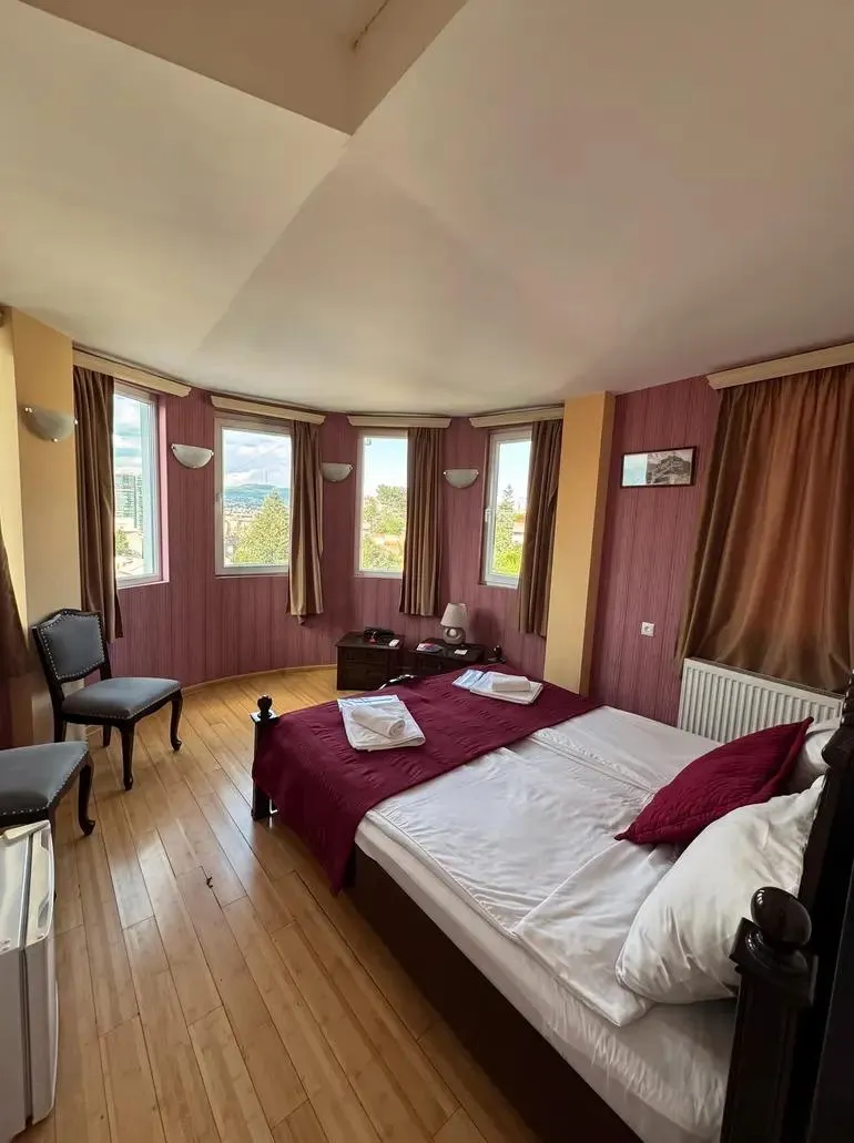 Дом, 5-комн., 250 м²
