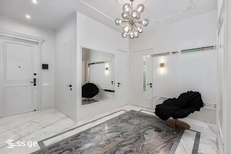 Apartment, 5-room, 240 m²