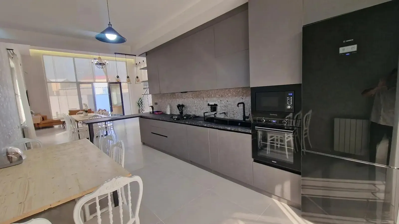 Дом, 6-комн., 320 м²