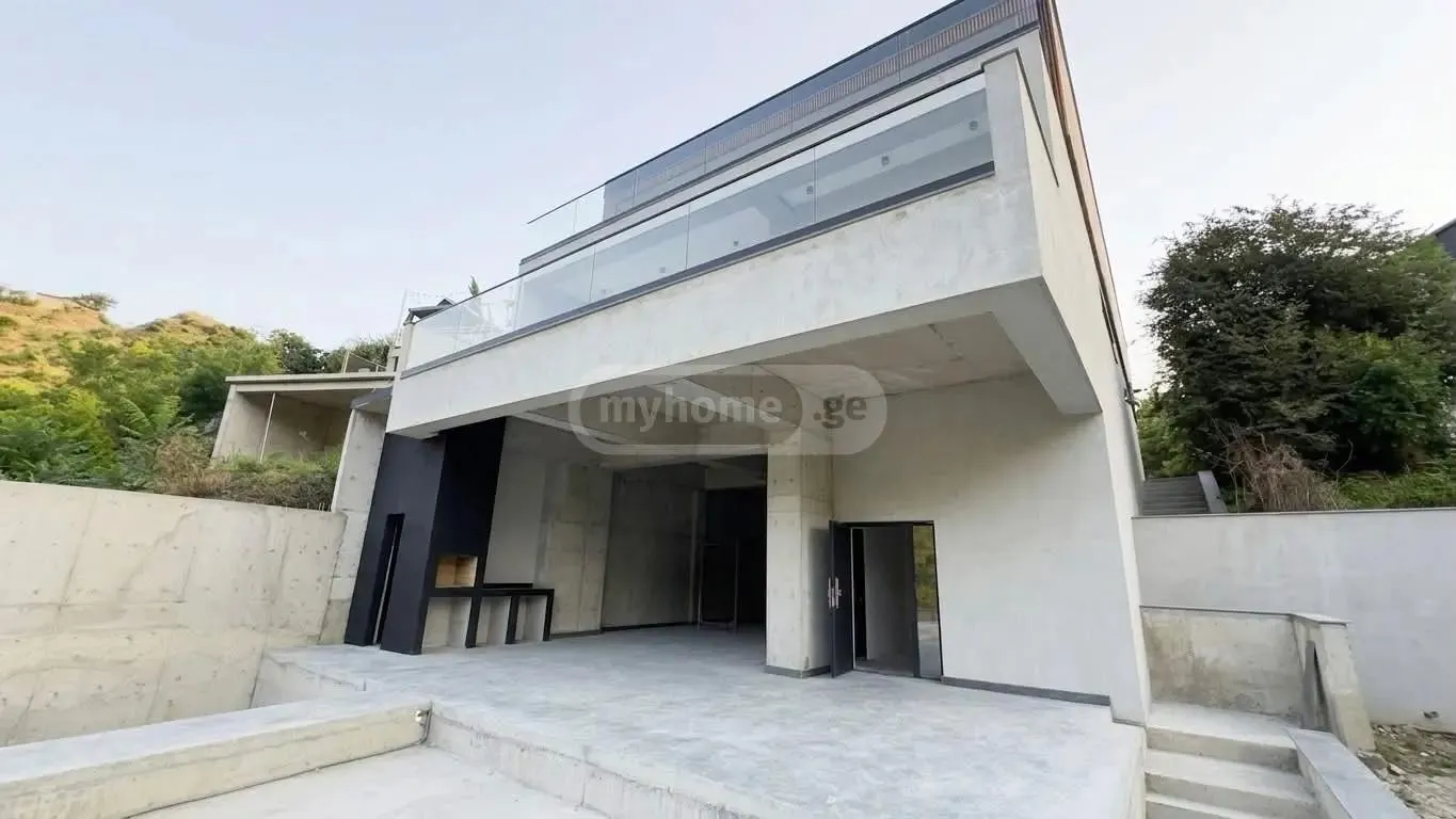 Дом, 5-комн., 1500 м²