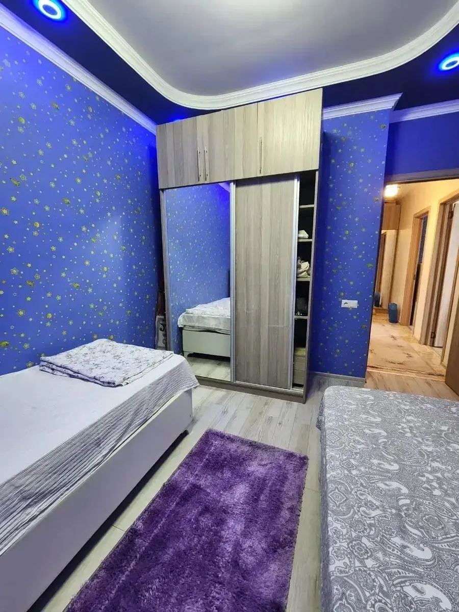 Квартира, 3-комн., 100 м²