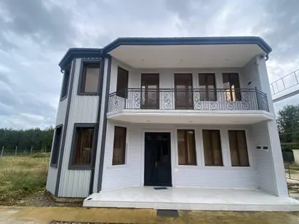 House, 5-room, 250 m²