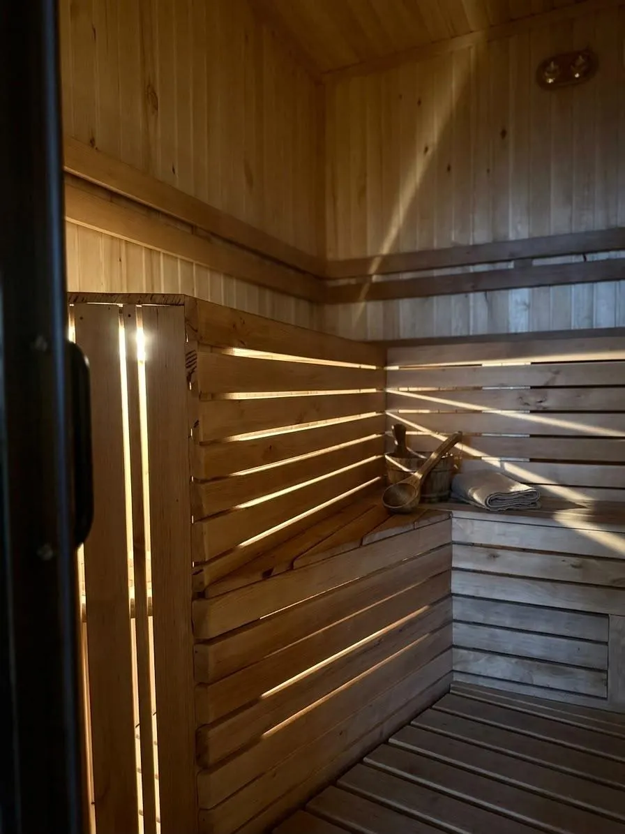 House, 7-room, 200 m²