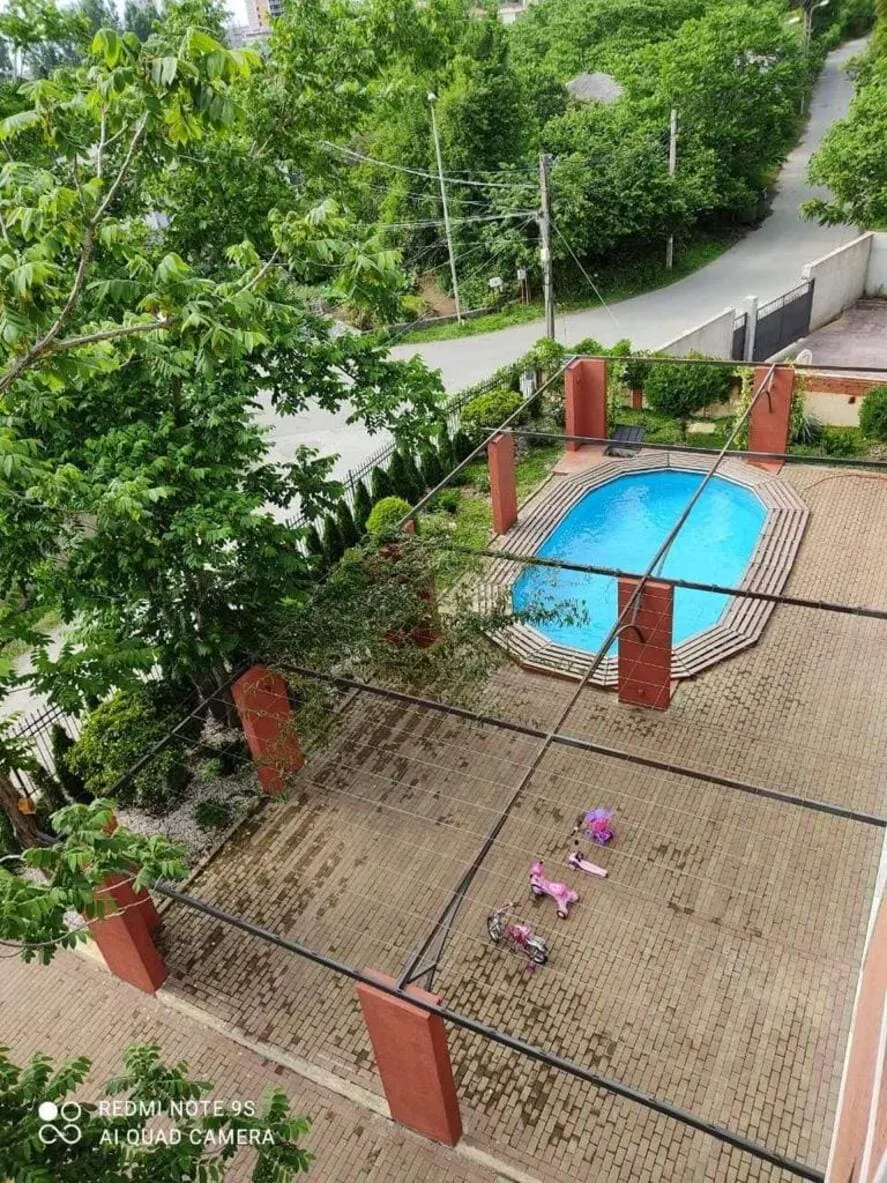 Apartment, 1350 m²