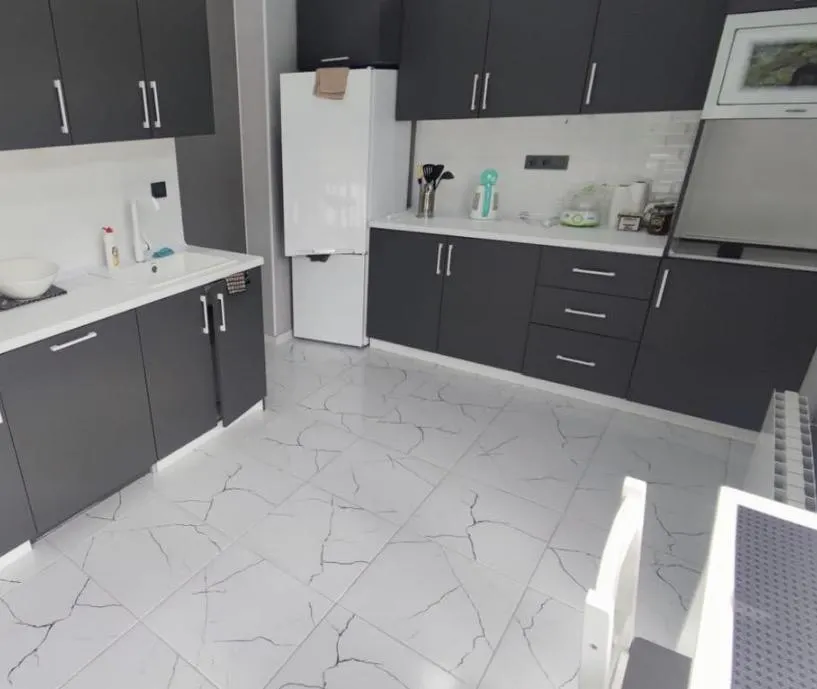 Дом, 5-комн., 350 м²