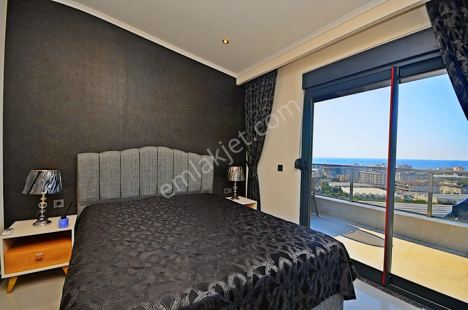 Apartment, 4-room, 145 m²