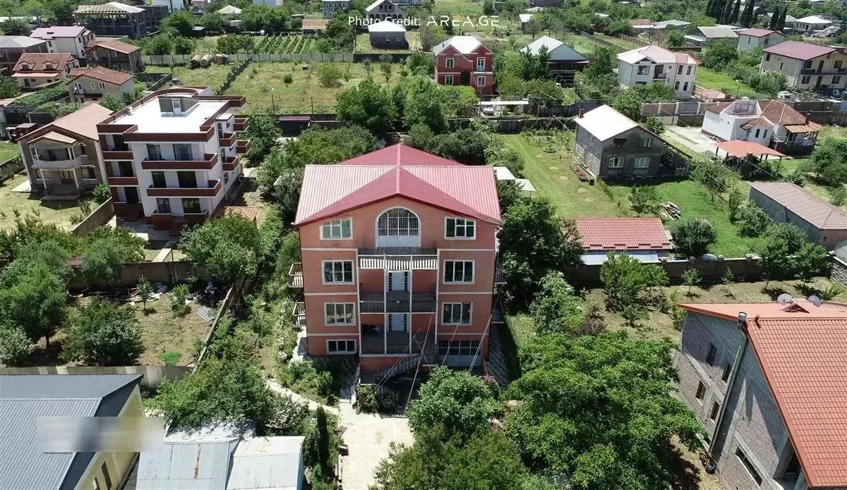 Дом, 6-комн., 1000 м²