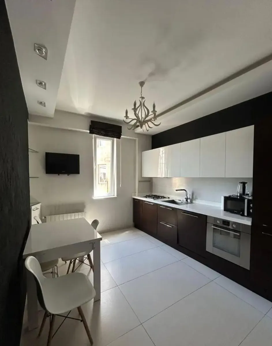Квартира, 3-комн., 124 м²