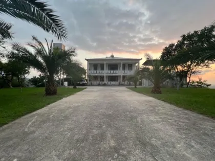 House, 7-room, 450 m²