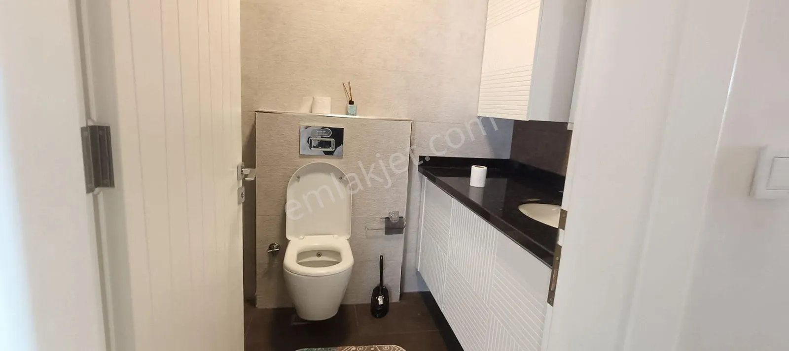 Apartment, 4-room, 145 m²