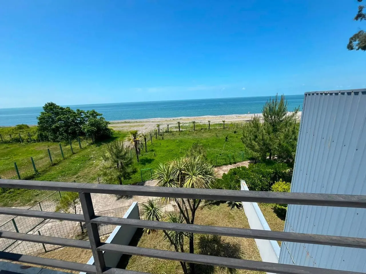 House, 4-room, 200 m²