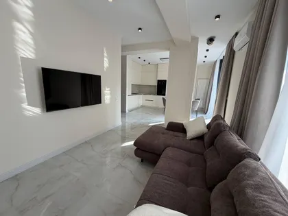 Квартира, 3-комн., 140 м²