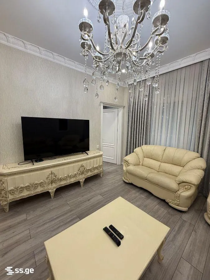 Apartment, 5-room, 133 m²
