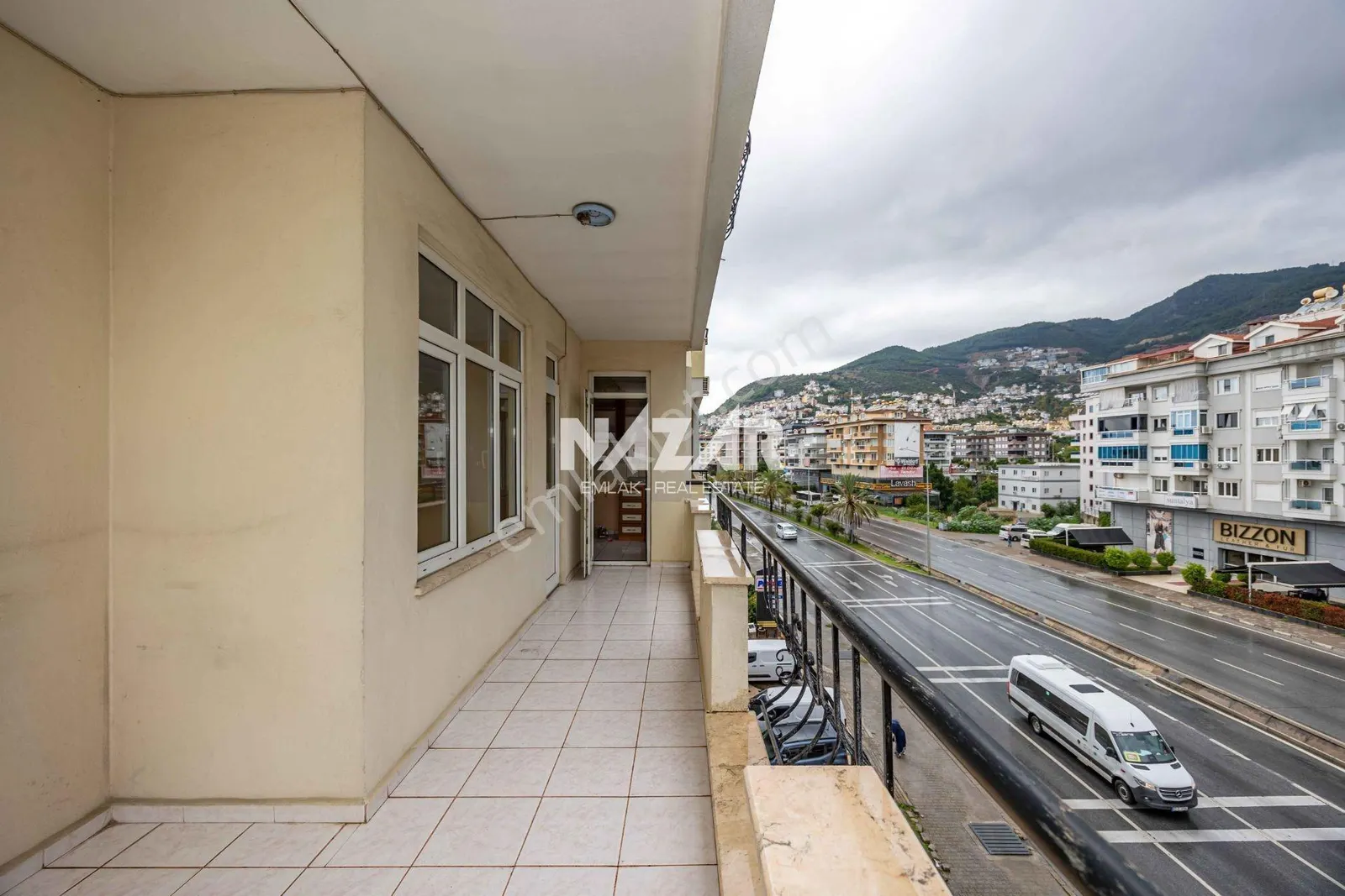 Apartment, 4-room, 160 m²