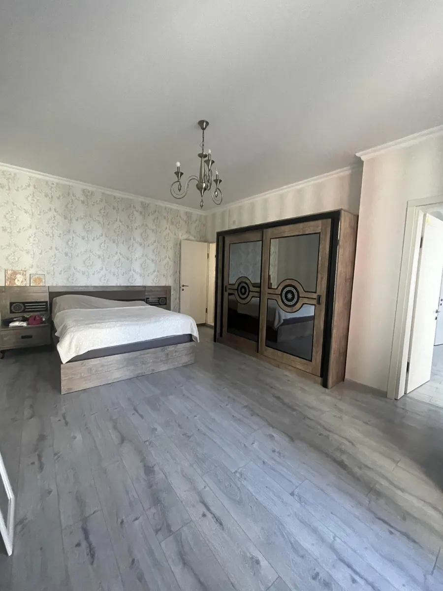 Дом, 5-комн., 423 м²