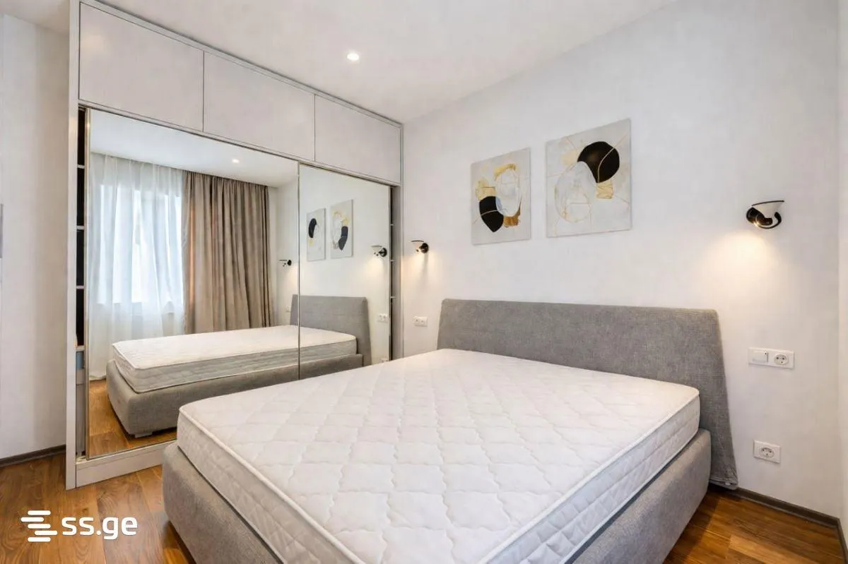 Apartment, 3-room, 60 m², Jikia House