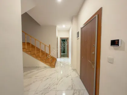 Apartment, 5-room, 182 m²