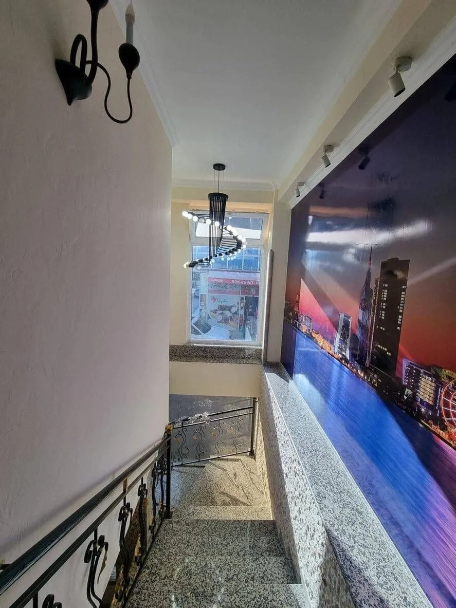 Apartment, 7-room, 200 m²