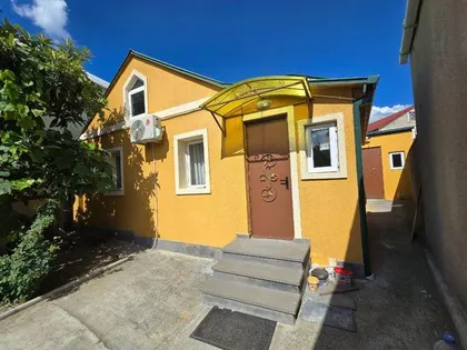 House, 4-room, 90 m²