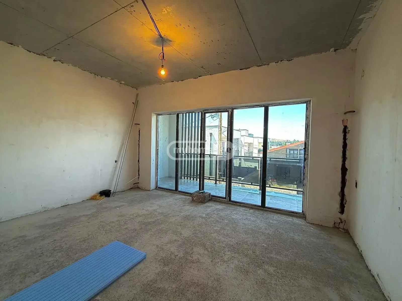 Дом, 5-комн., 220 м²