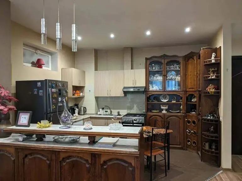 Квартира, 3-комн., 114 м²