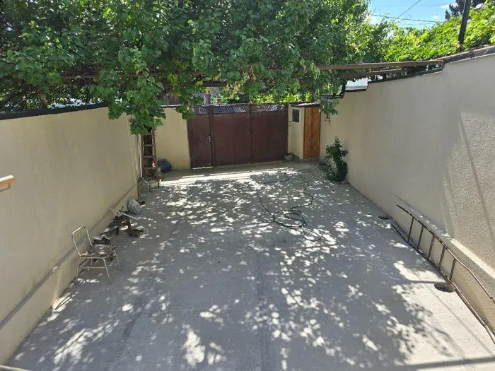 House, 4-room, 90 m²
