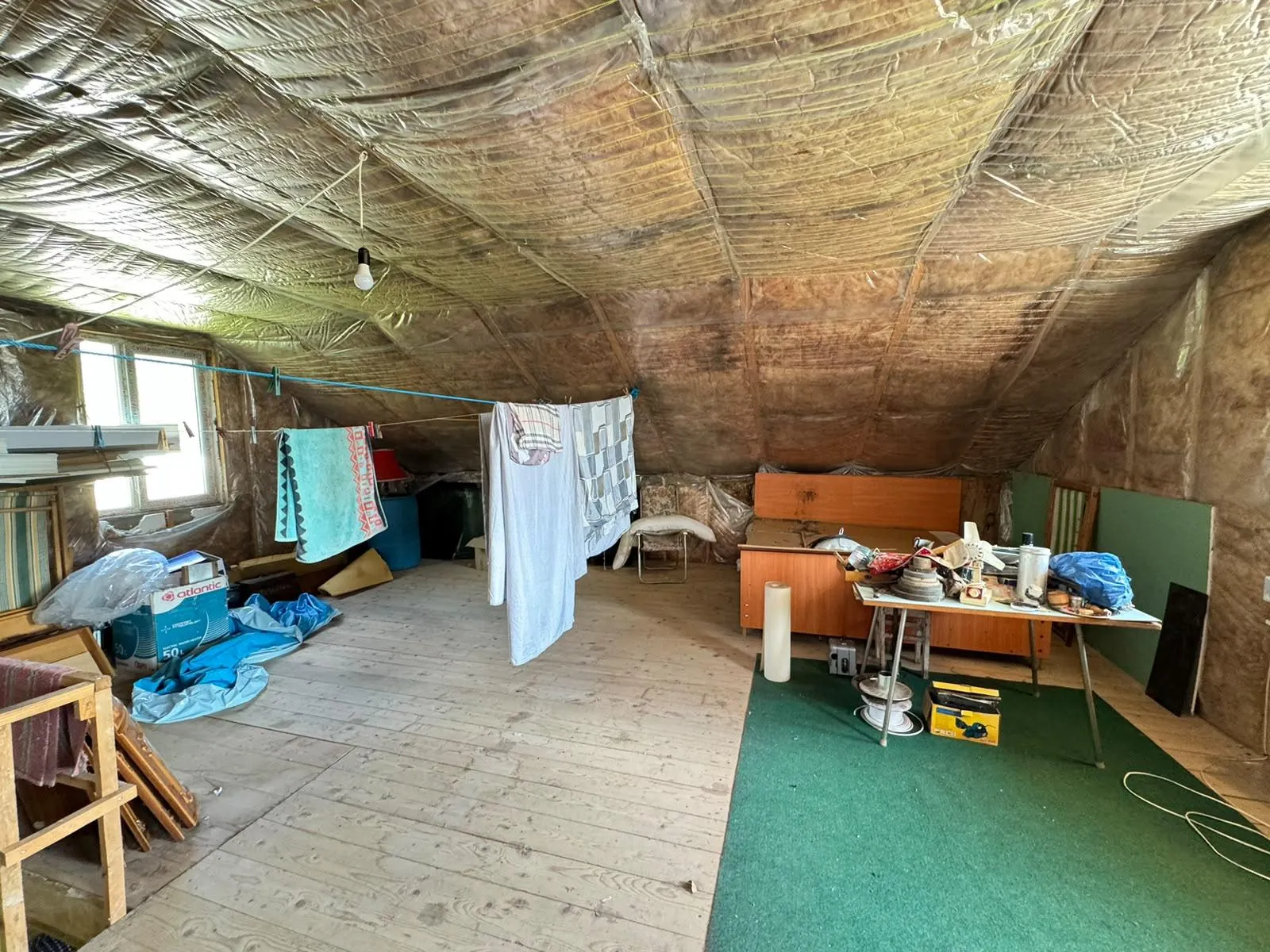 House, 4-room, 200 m²