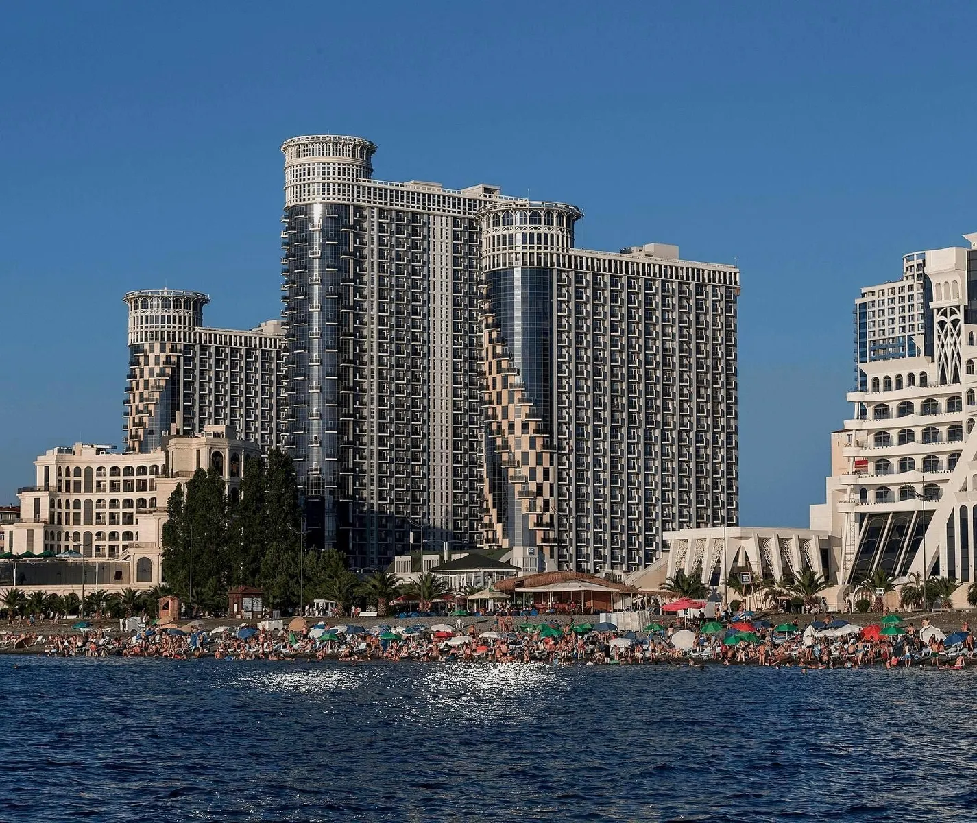 საცხოვრებელი კომპლექსი Orbi Sea Towers