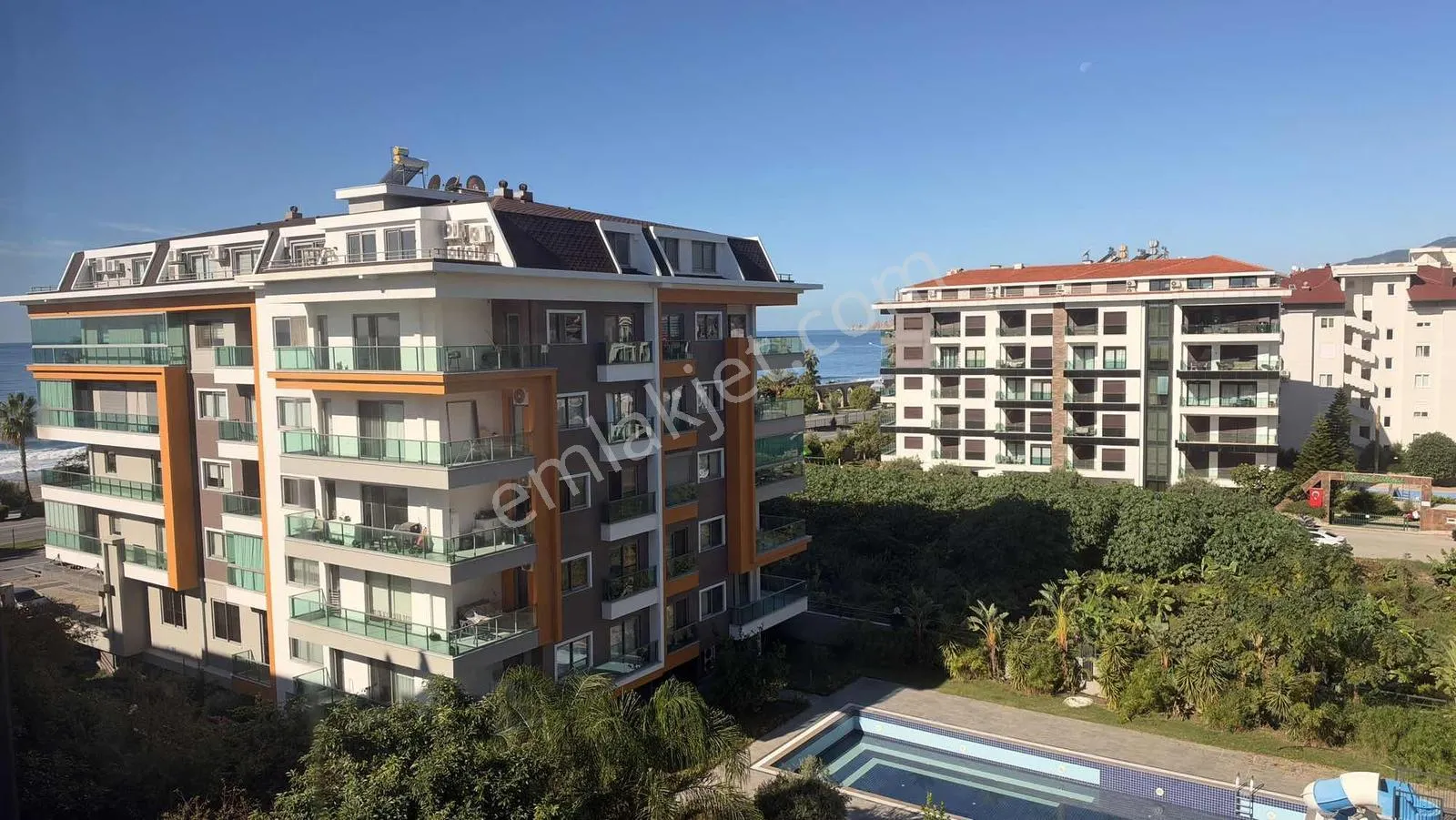 Apartment, 6-room, 300 m²