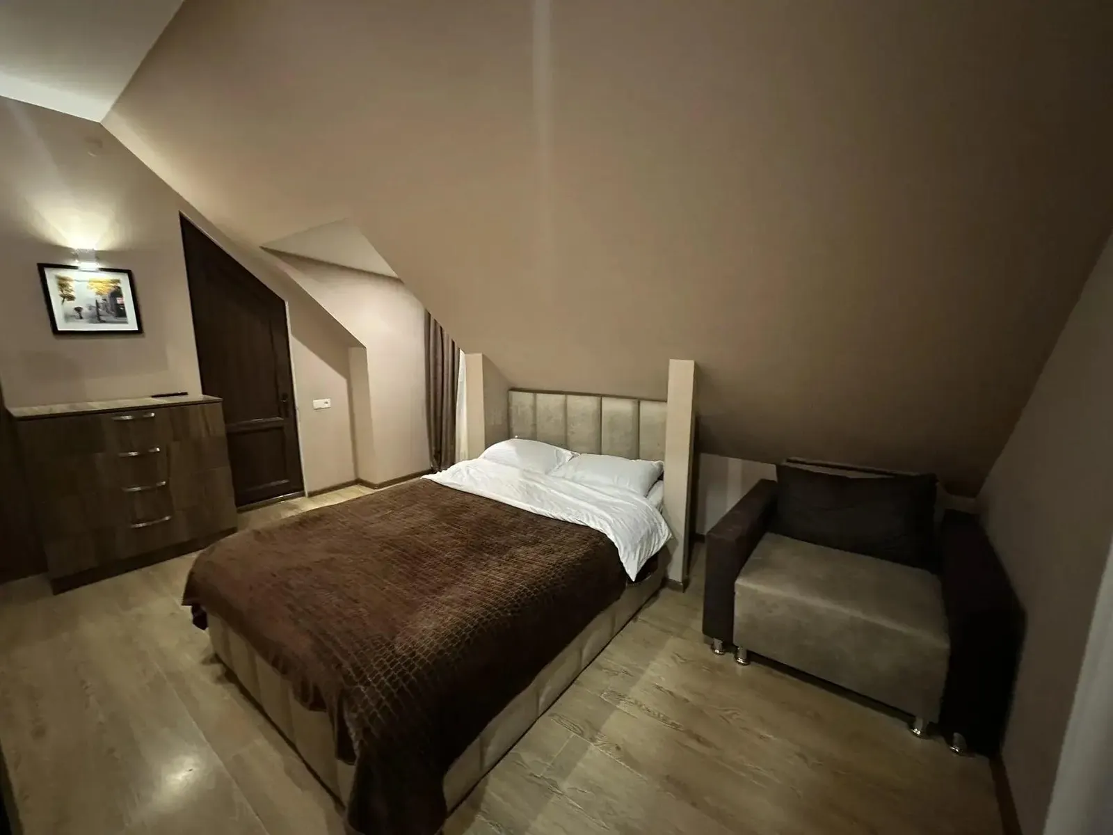 House, 6-room, 252 m²