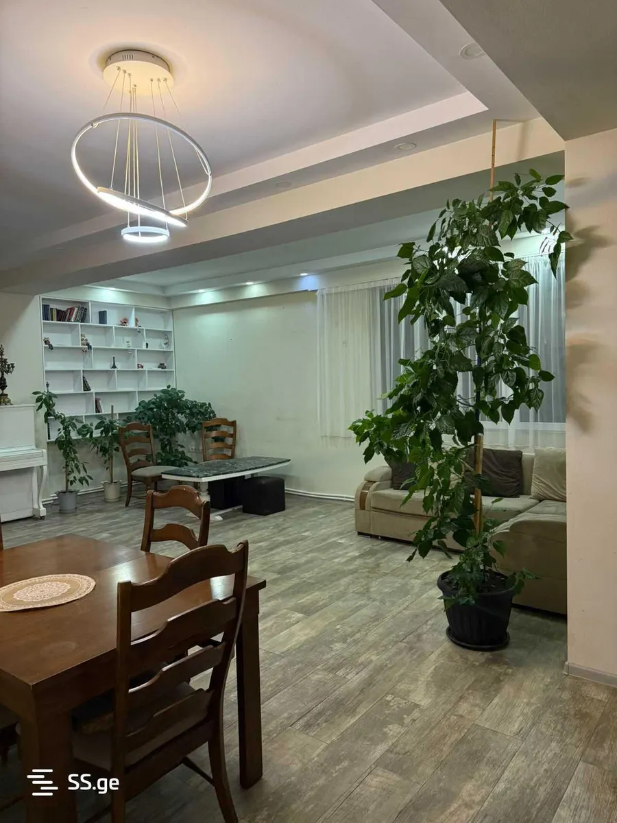 ბინა, 4-ოთახიანი, 150 მ², West House