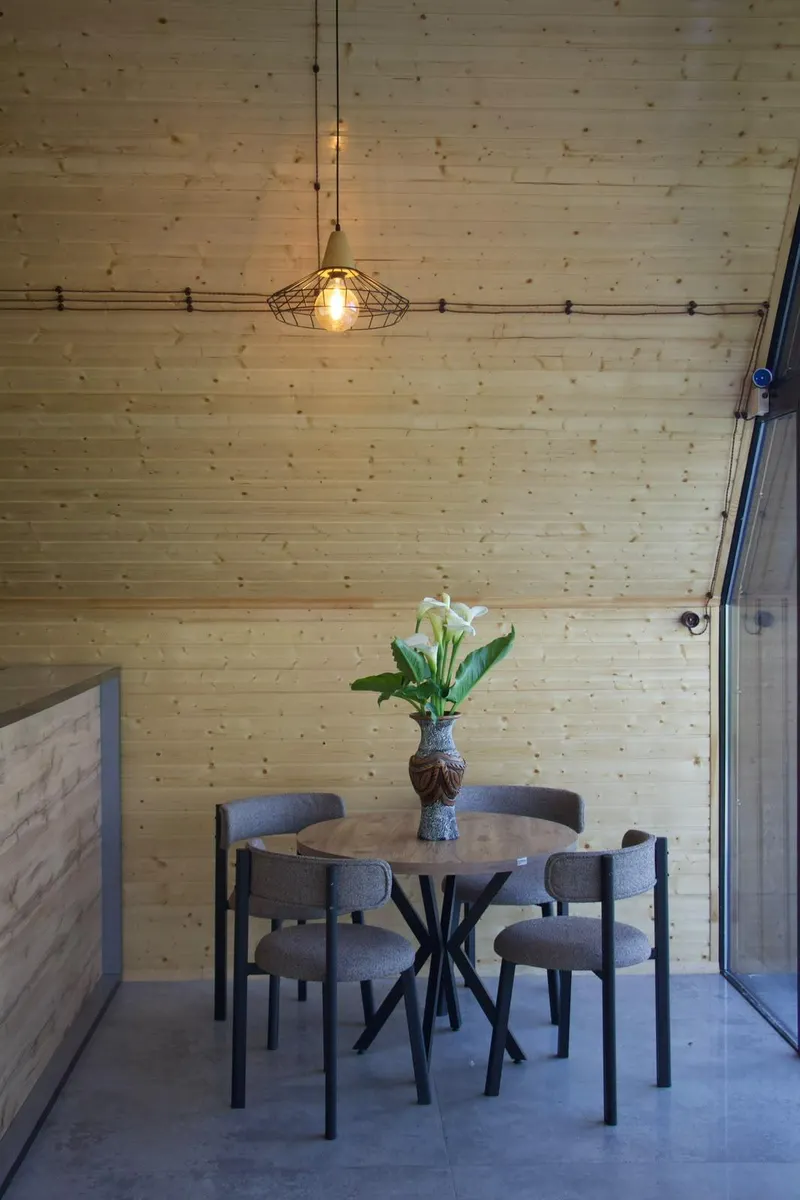 House, 7-room, 200 m²