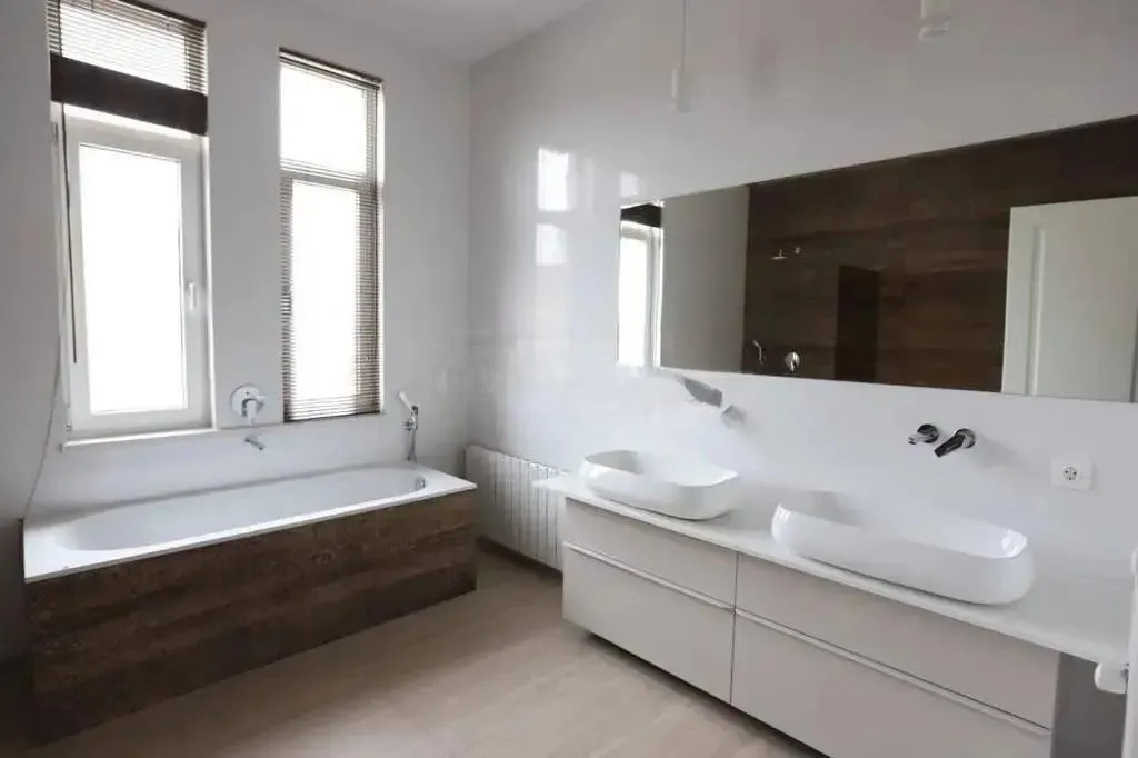 Дом, 7-комн., 600 м²