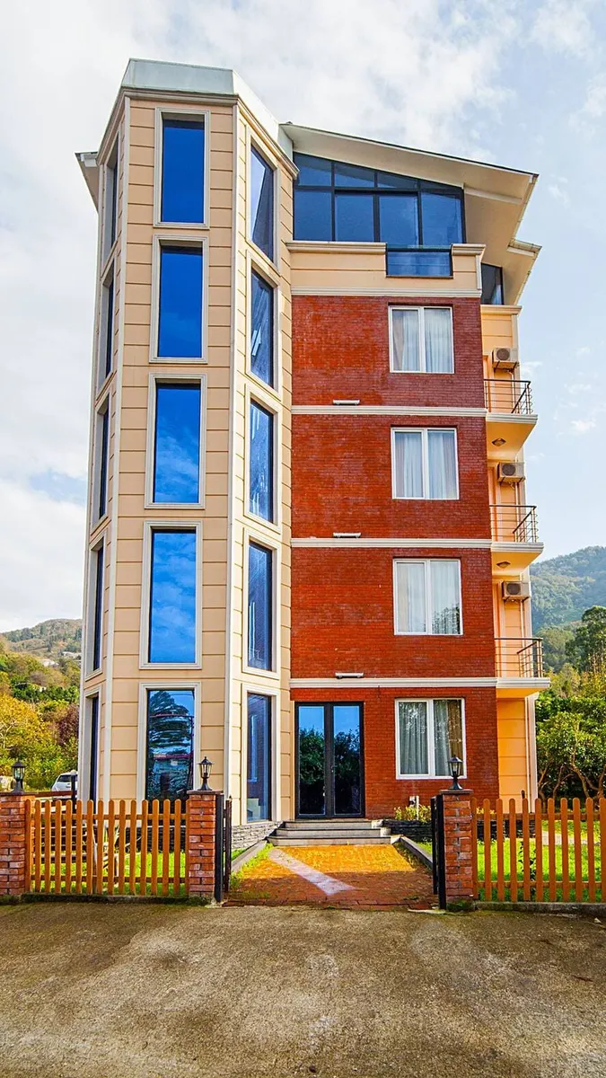 Apartment, 650 m²