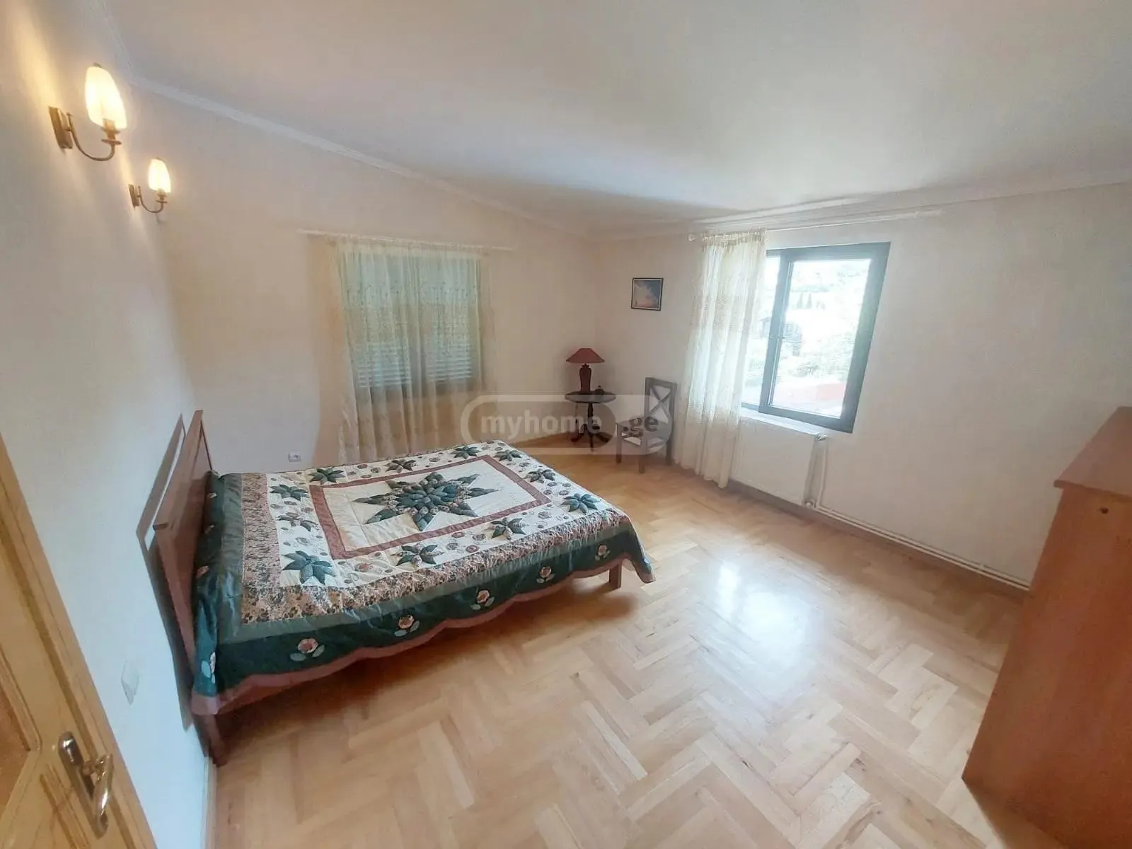 House, 5-room, 350 m²