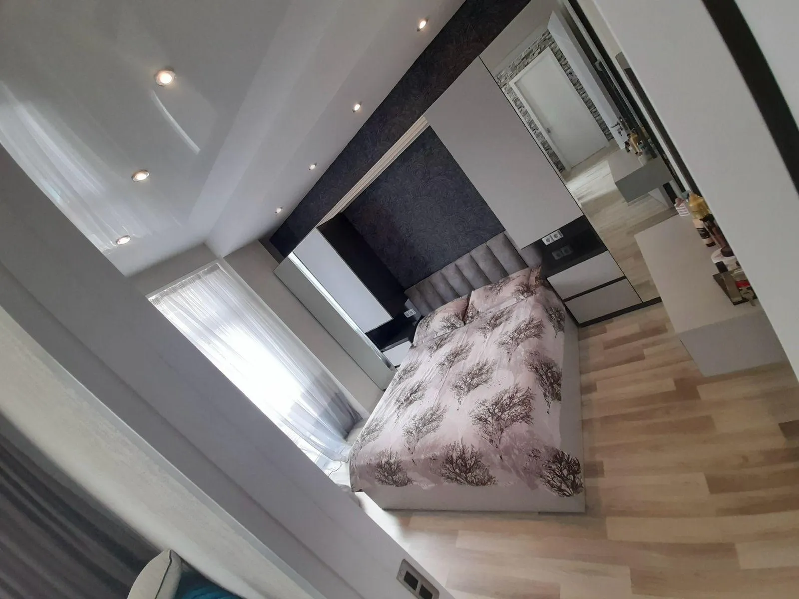 Квартира, 3-комн., 65 м²