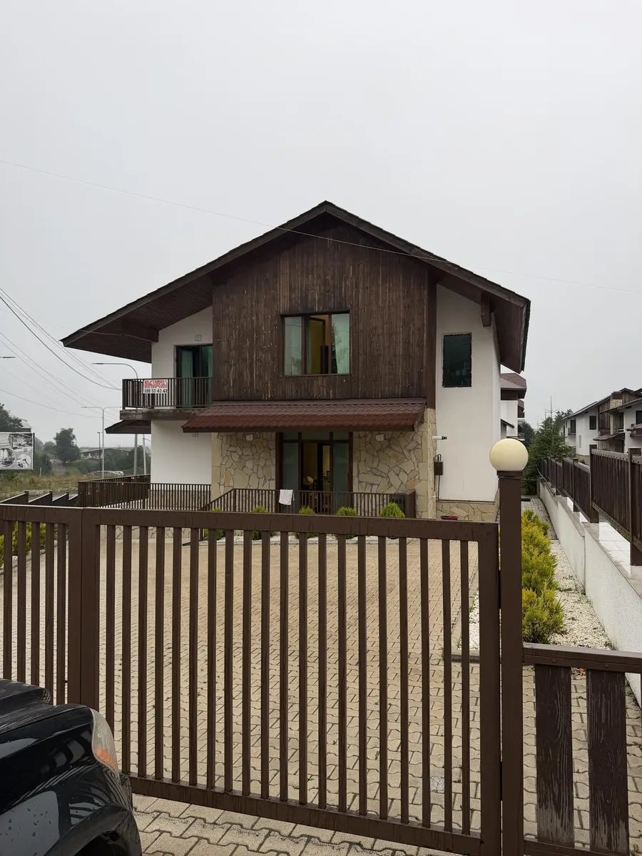 House, 4-room, 400 m²